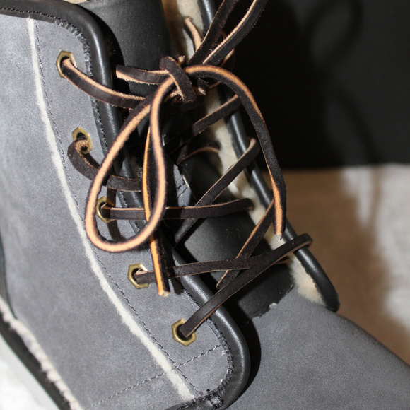 UGG HARKLEY‎ SUEDE SHEARLING STITCH BOOTS NEW - Picture 2 of 8